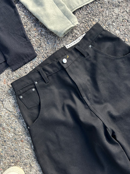 Balloon Cut Black