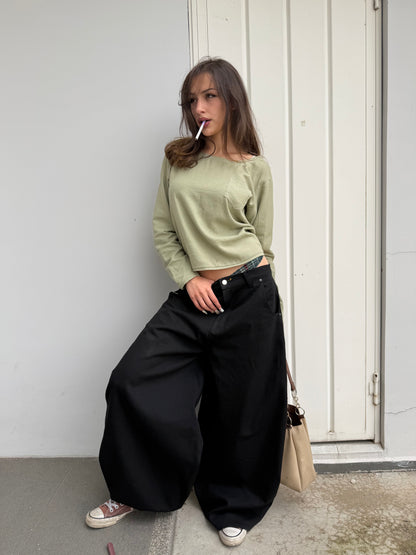 Balloon Cut Black