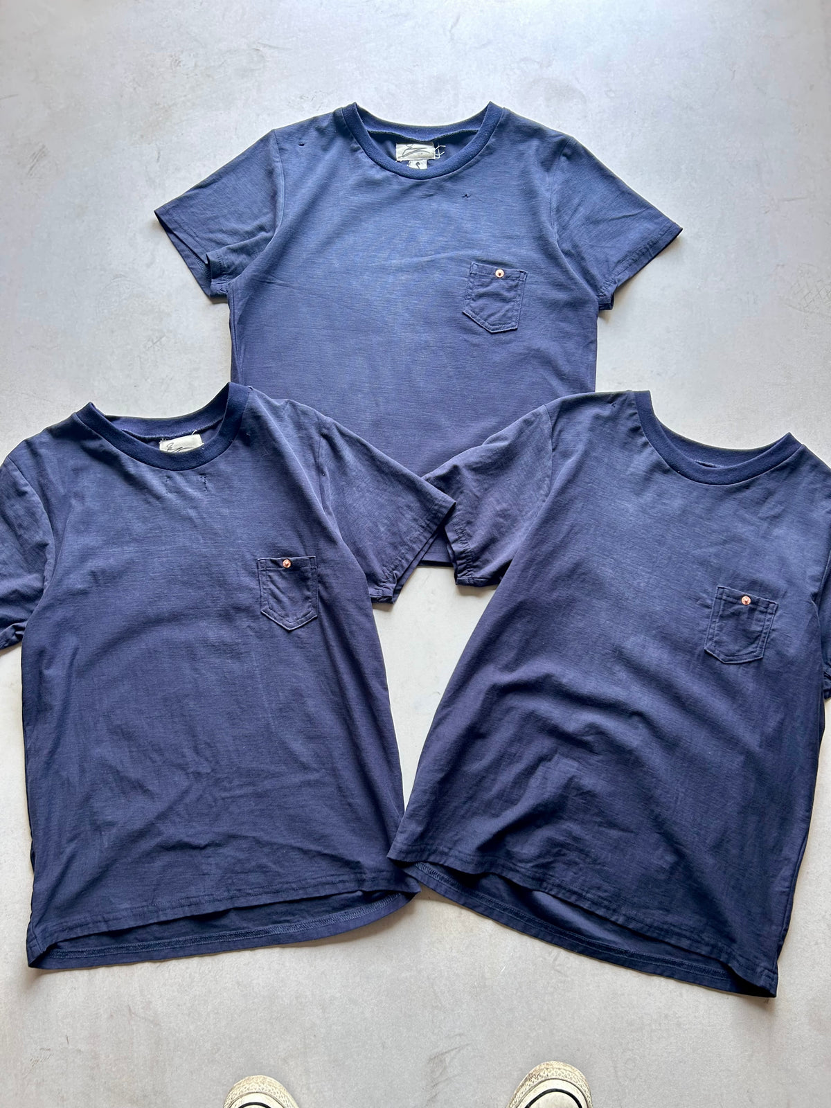 RIVET TEE