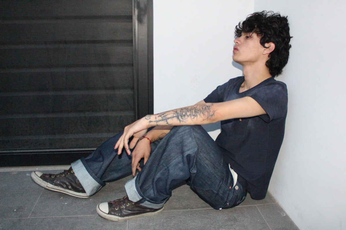 RIVET TEE